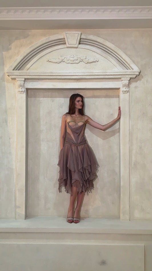 MRNewyork Pétunia Grey Layered Ruffled Midi Dress With Sweetheart Neckline